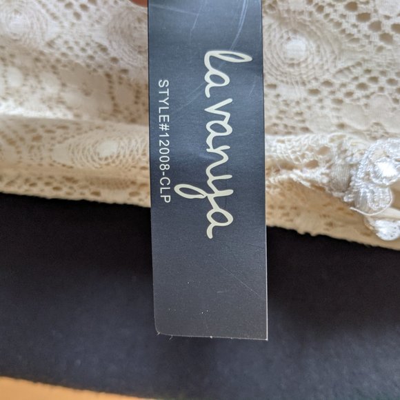 La Vanya Beautiful Beaded Lace Top NWT - Picture 4 of 4